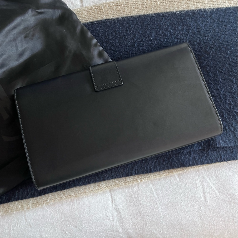 Black Y-Accented YSL Clutch - Picture 5 of 17
